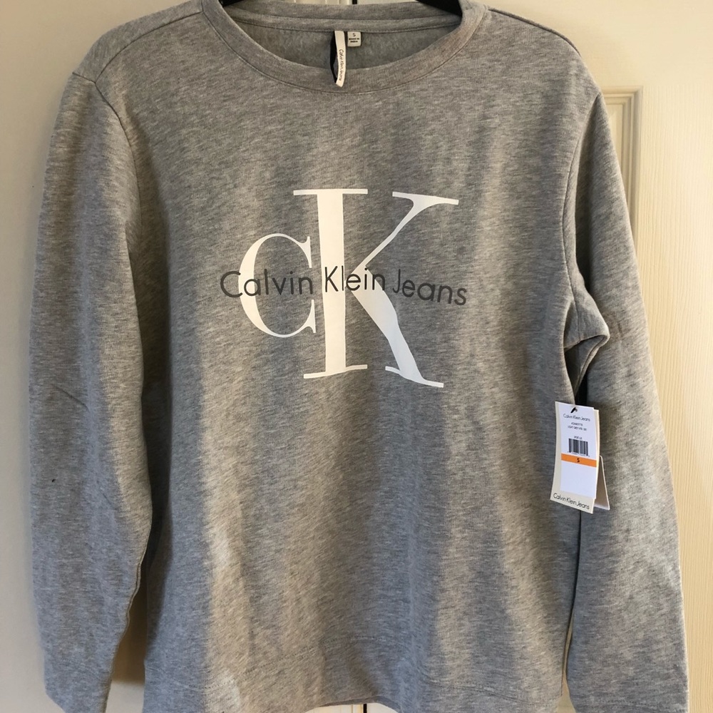 New Calvin Klein Sweatshirt!!